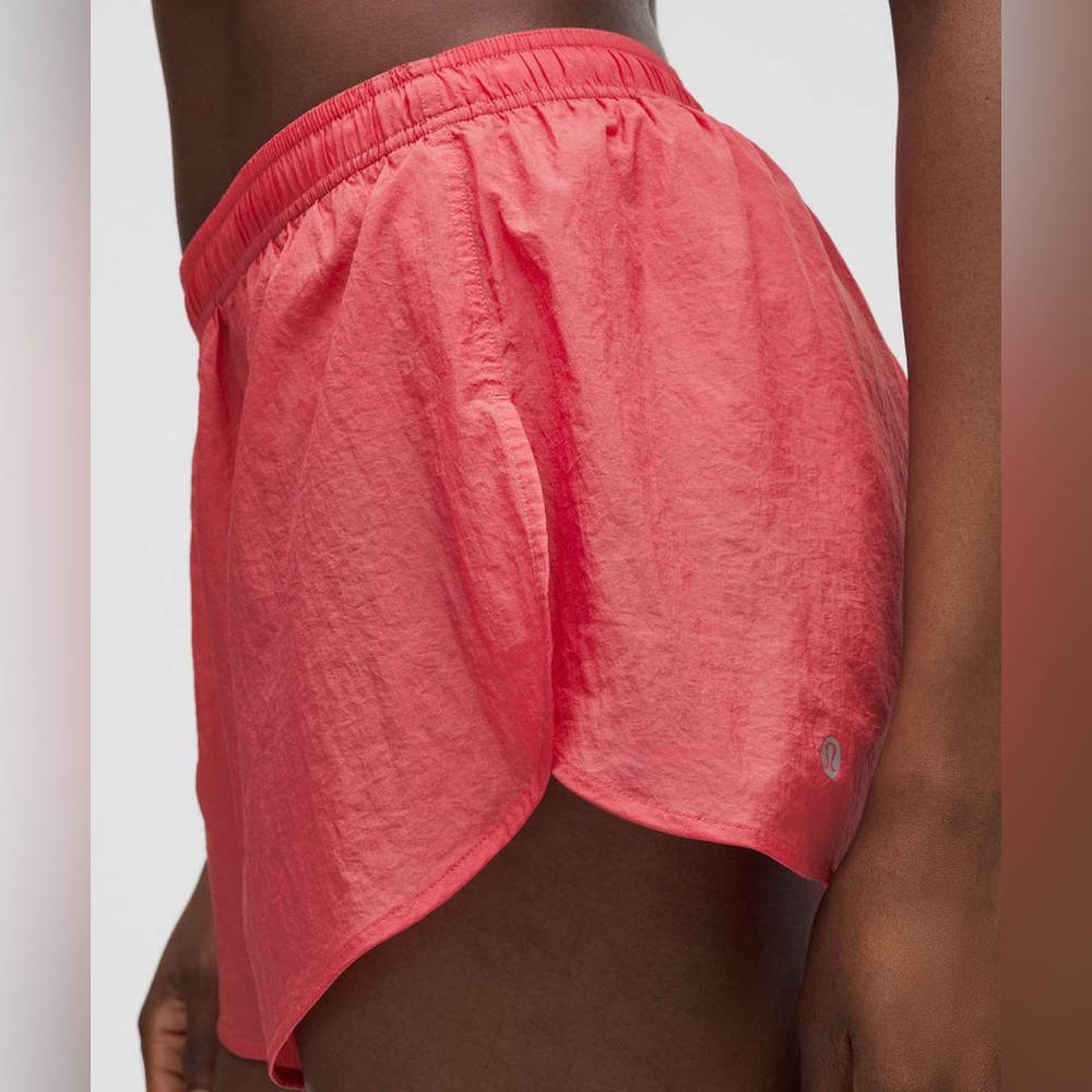 Lululemon Dolphin-Hem Mid-Rise Running Short 3" - Picture 3 of 9